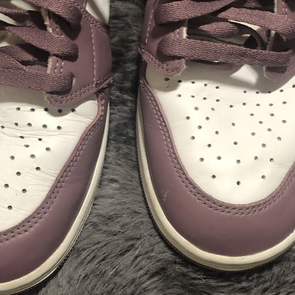 Nike Air Jordan 1 Men's Retro High OG White/Mauve Size 12, DZ5485-105, Purple - Picture 3 of 7
